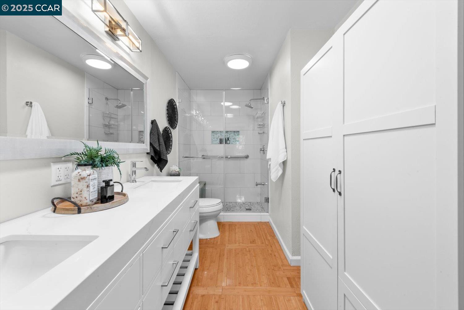 3158 Hambletonian Ln