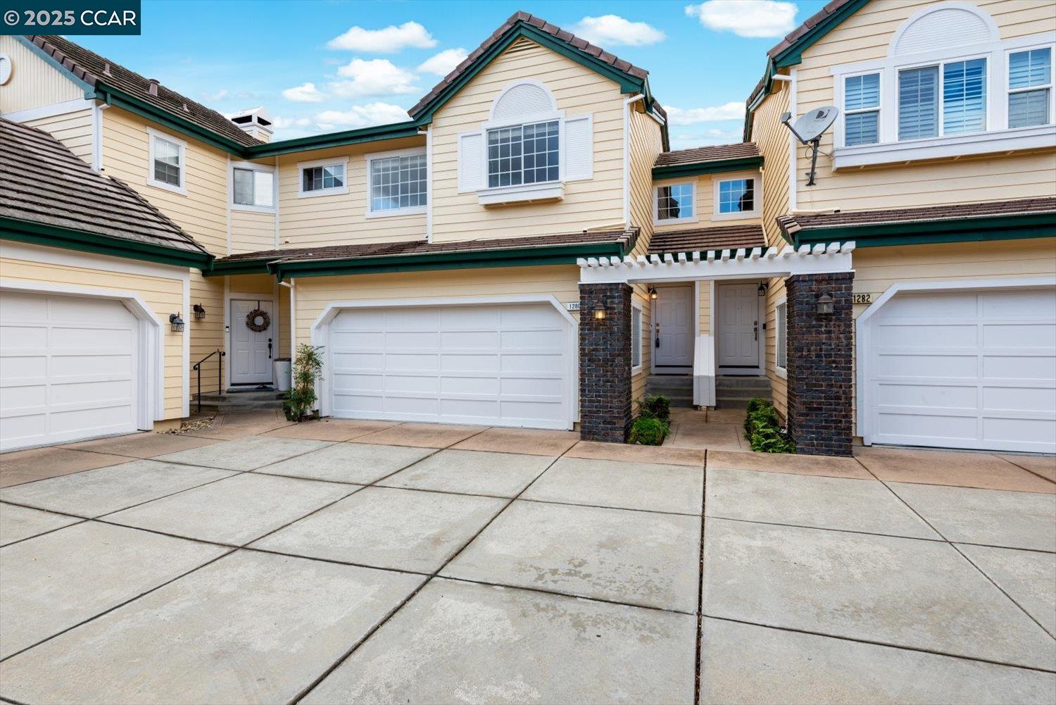 1280 Shell Cir