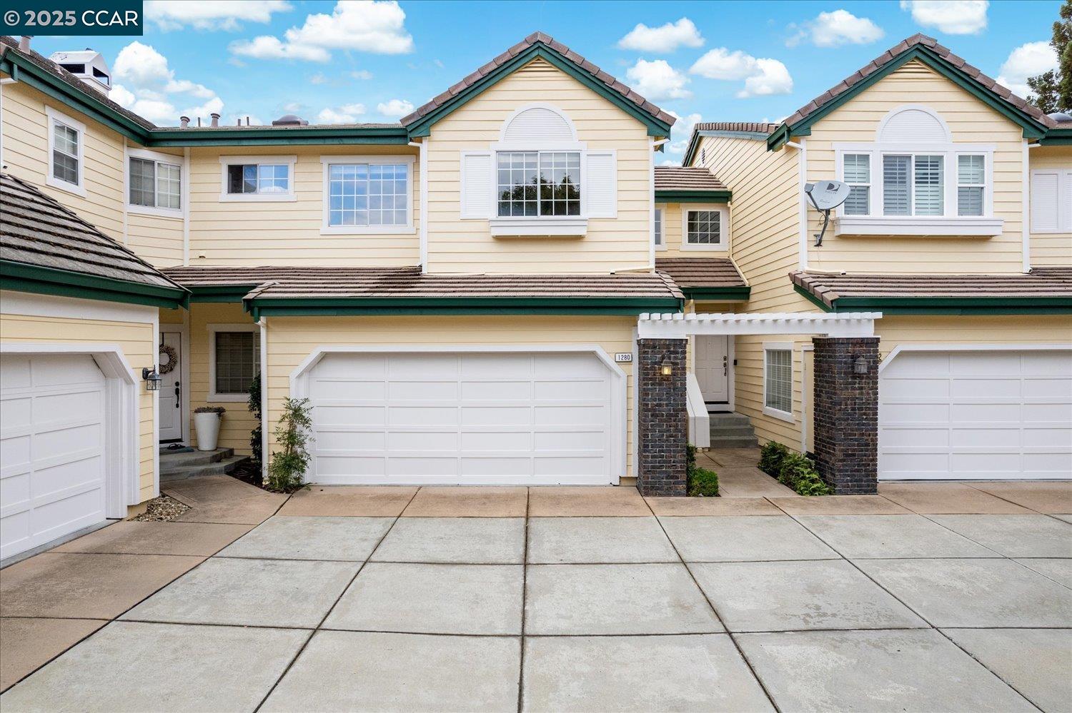 1280 Shell Cir