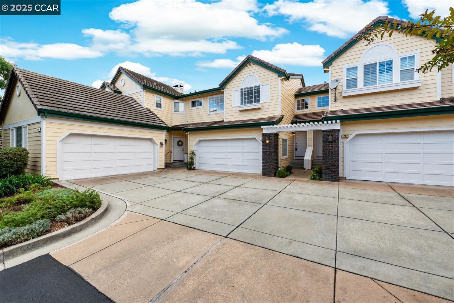 1280 Shell Cir