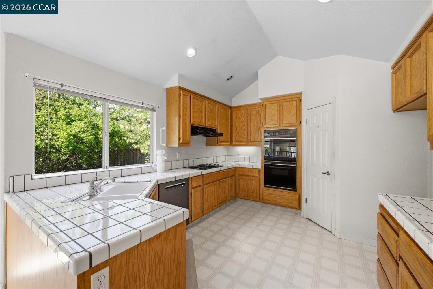 1269 Lagoon Ct