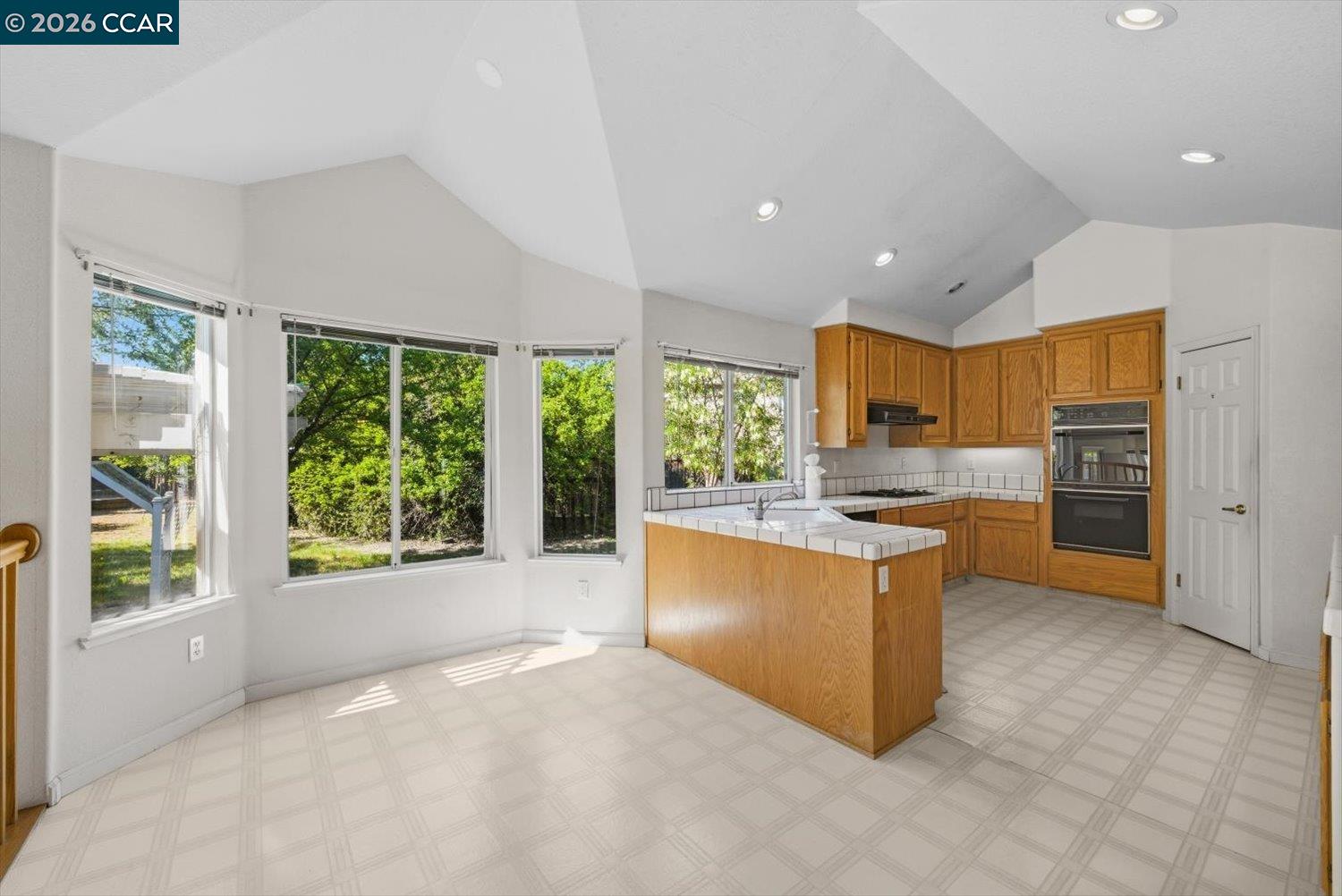 1269 Lagoon Ct