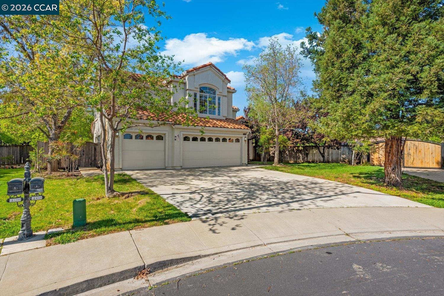 1269 Lagoon Ct