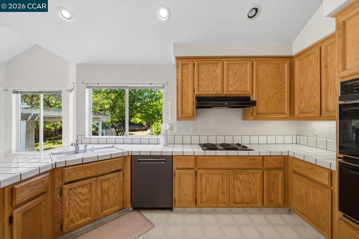 1269 Lagoon Ct