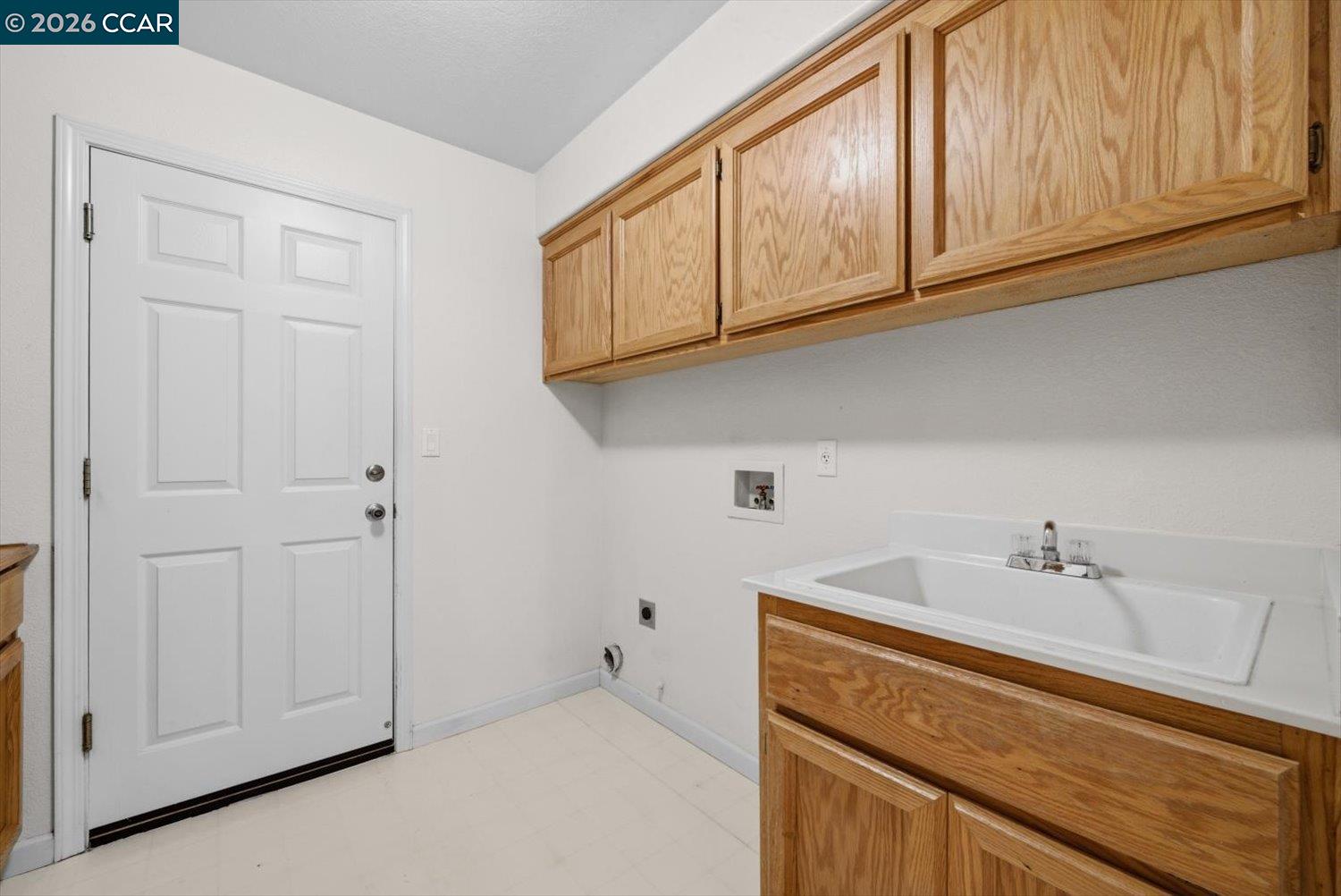 1269 Lagoon Ct