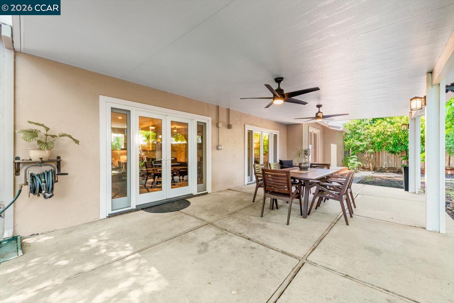 1642 Carriage Dr