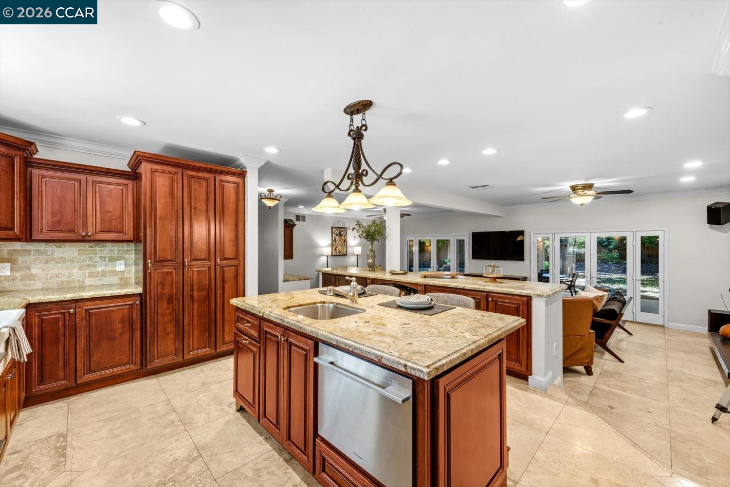 1642 Carriage Dr