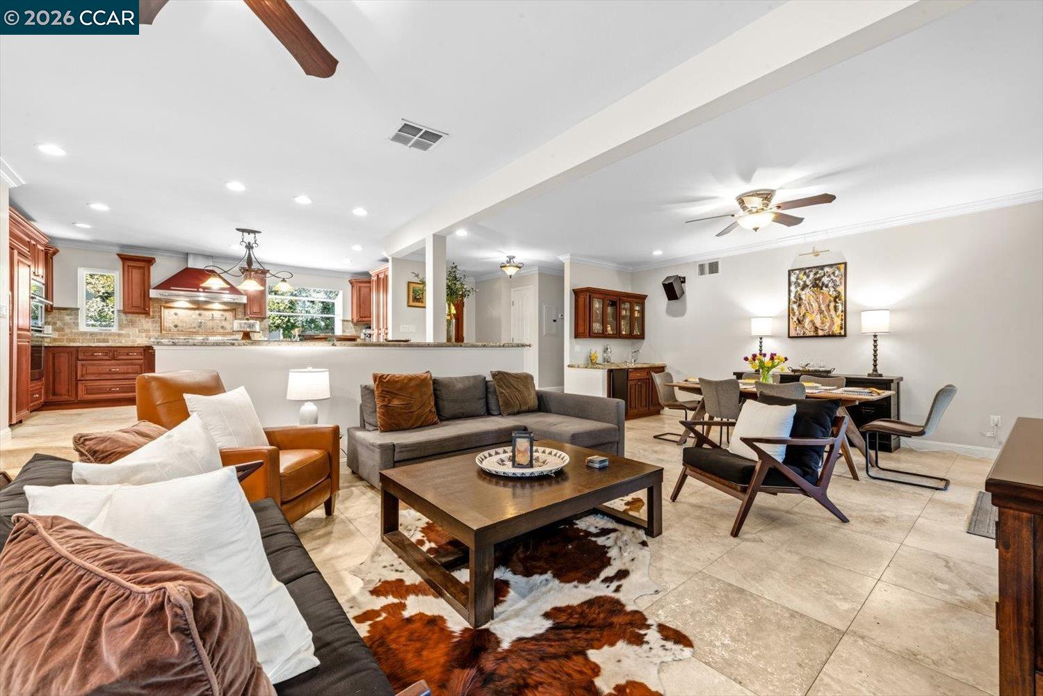 1642 Carriage Dr
