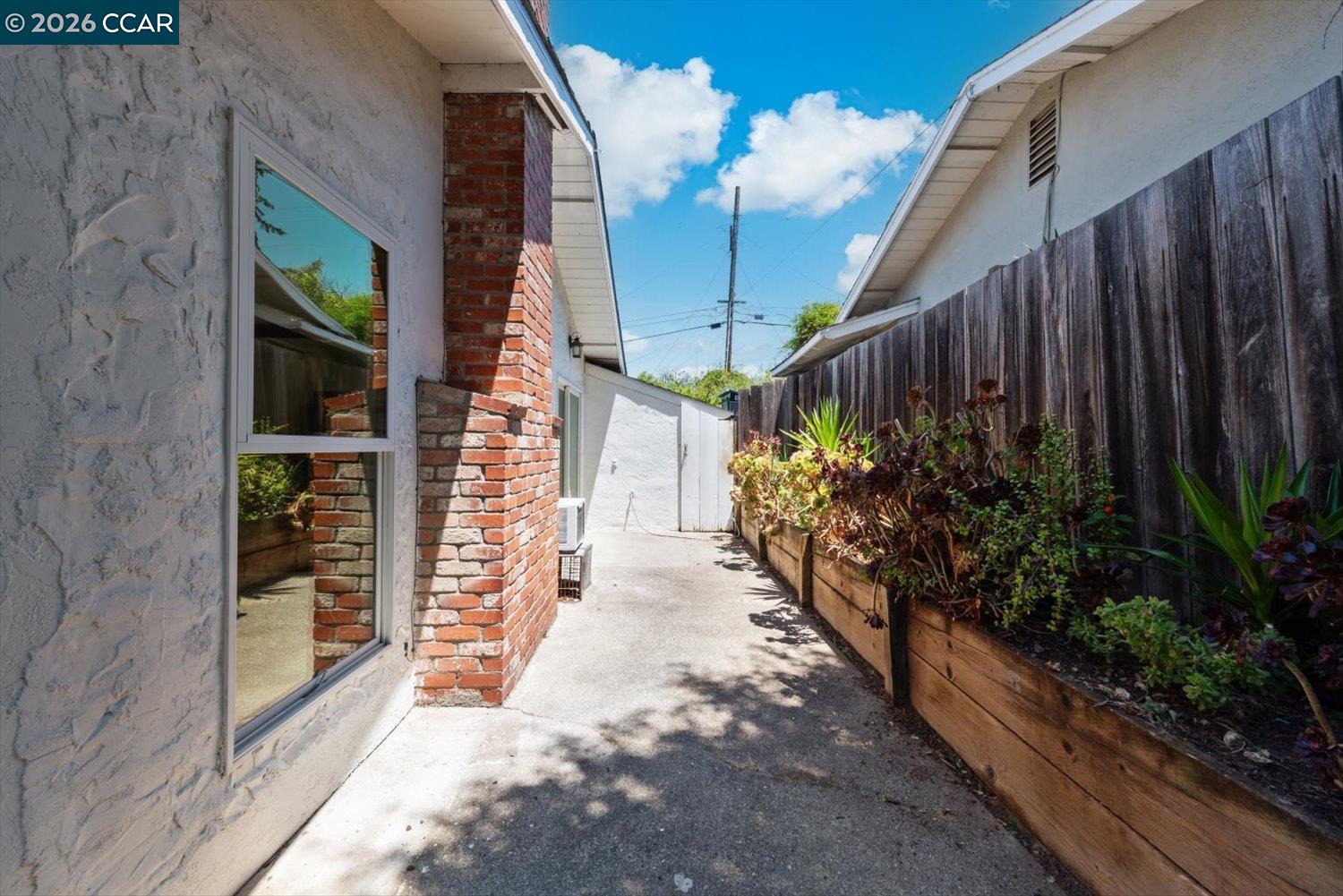 4112 Churchill Dr