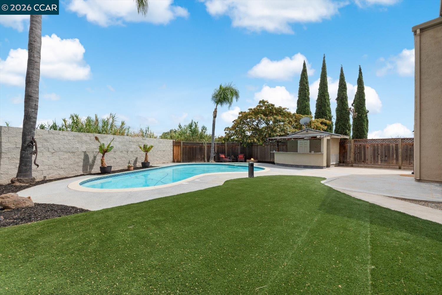 500 Mockingbird Ln