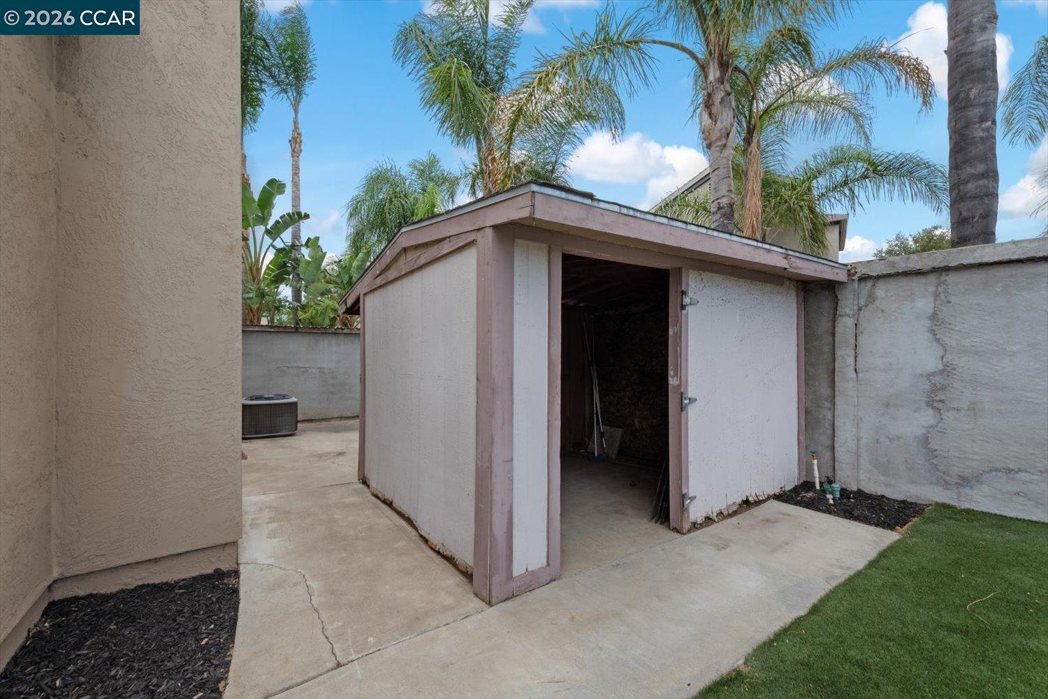 500 Mockingbird Ln