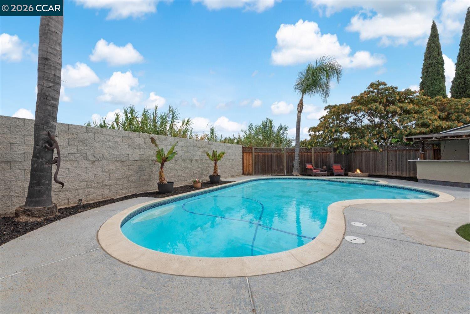 500 Mockingbird Ln
