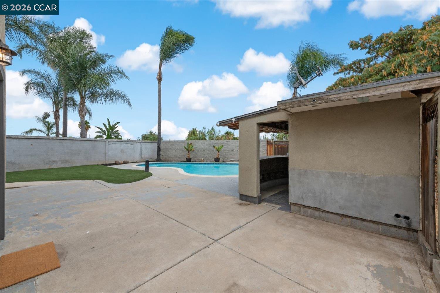 500 Mockingbird Ln