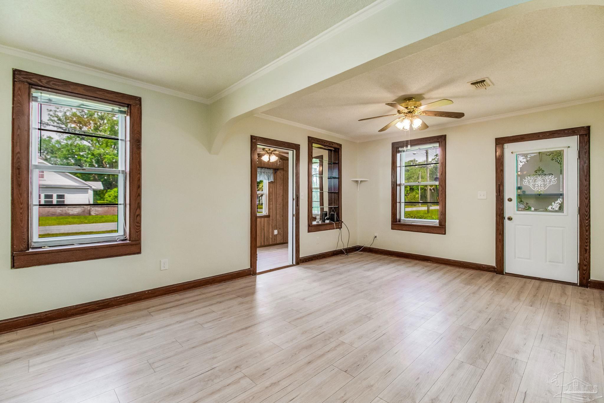 1331 Poppy Ave