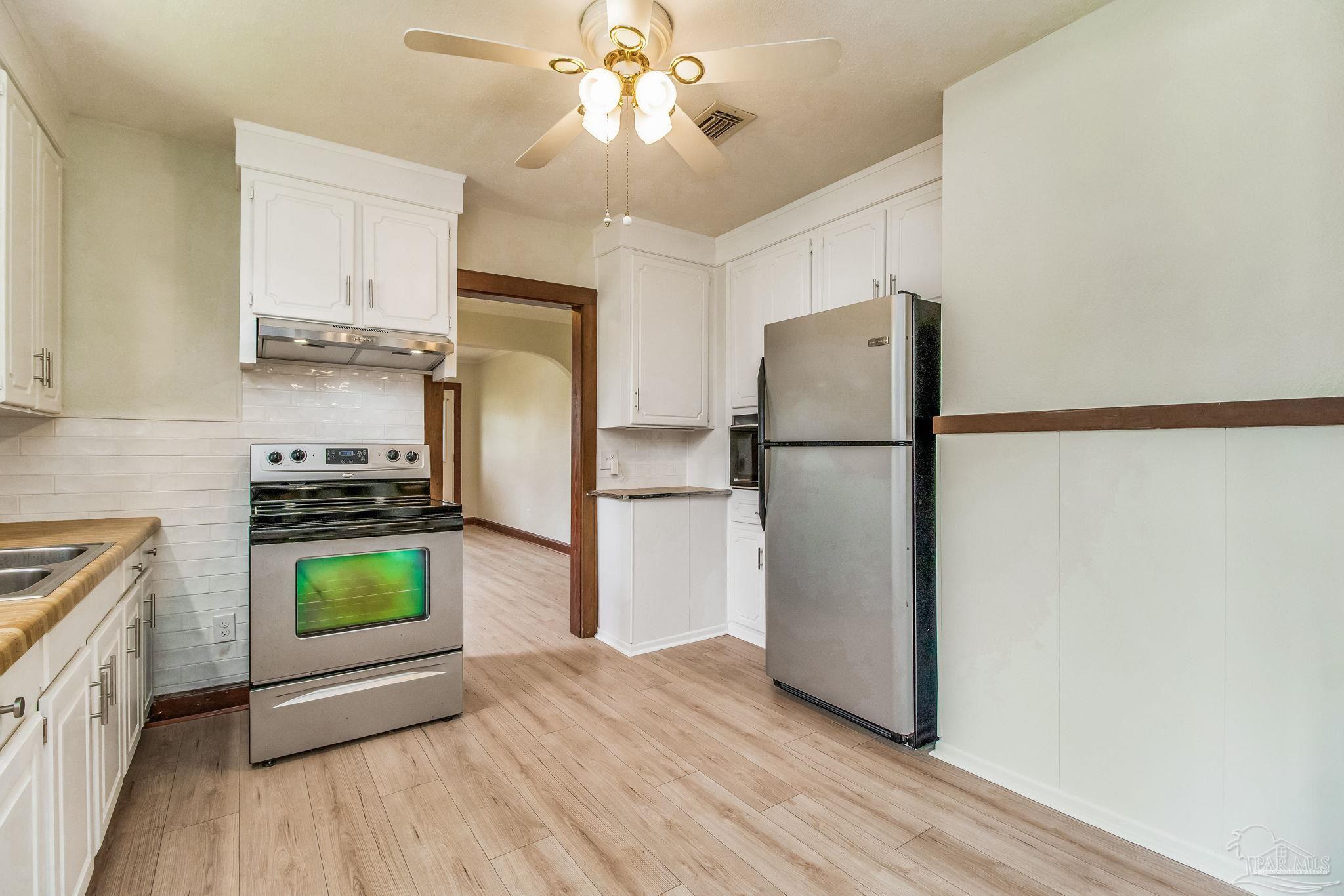 1331 Poppy Ave