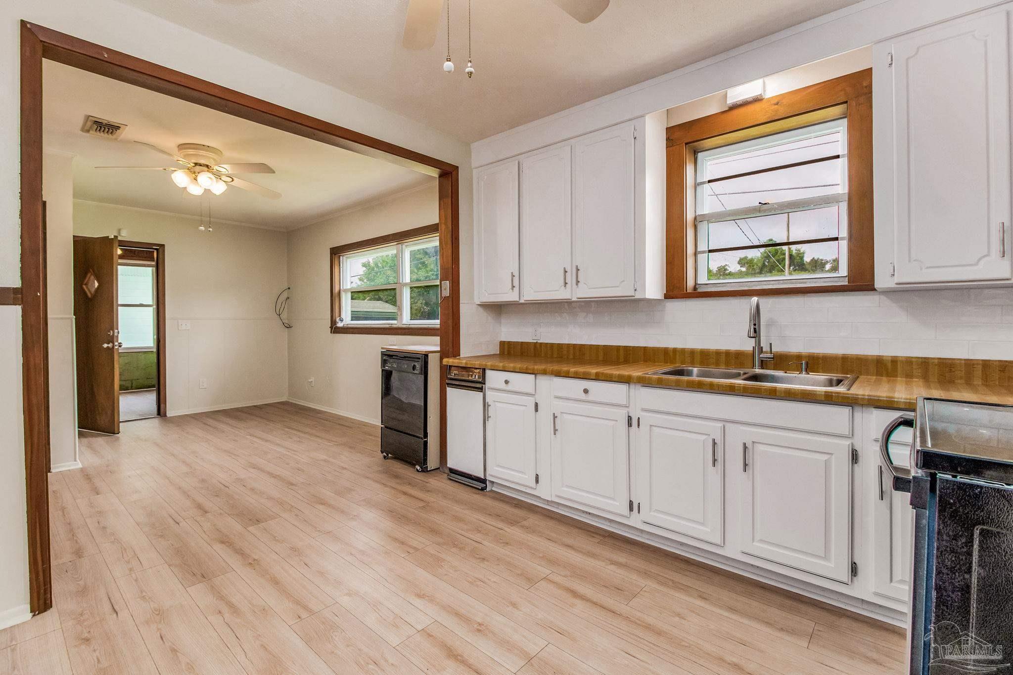 1331 Poppy Ave