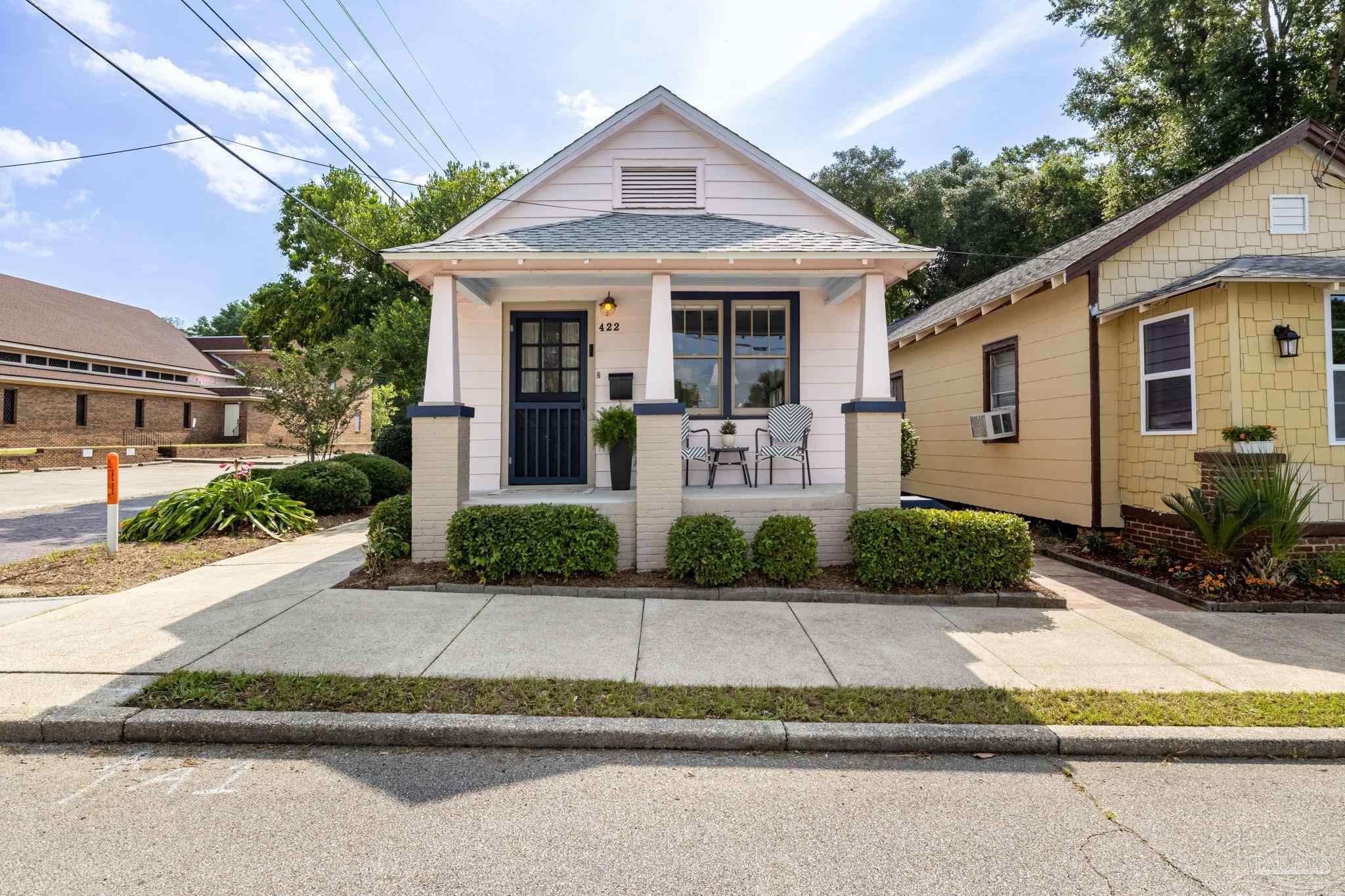 422 N Davis Hwy