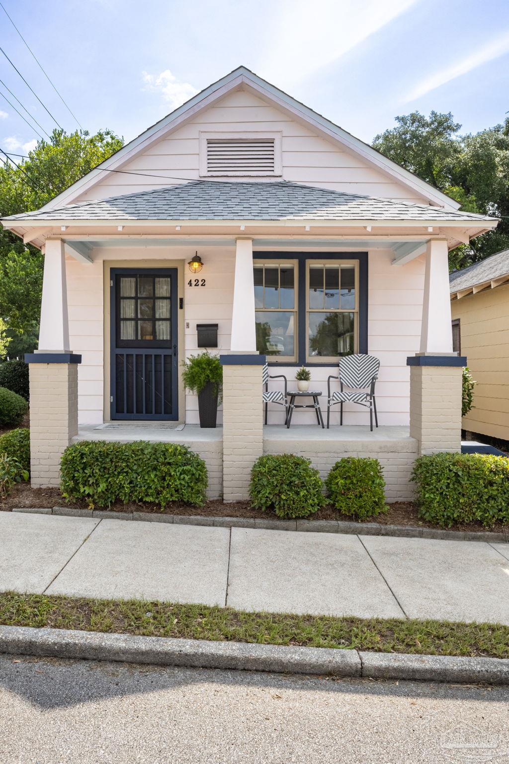 422 N Davis Hwy