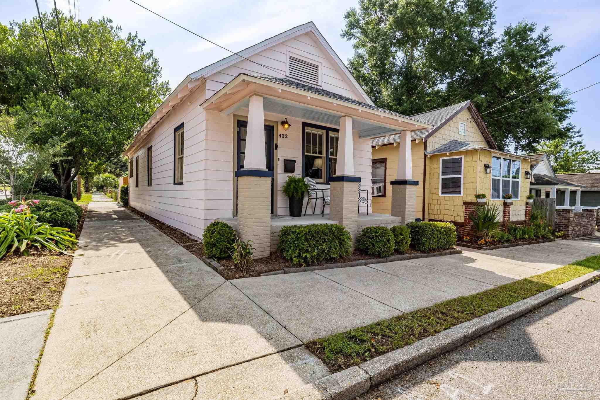 422 N Davis Hwy