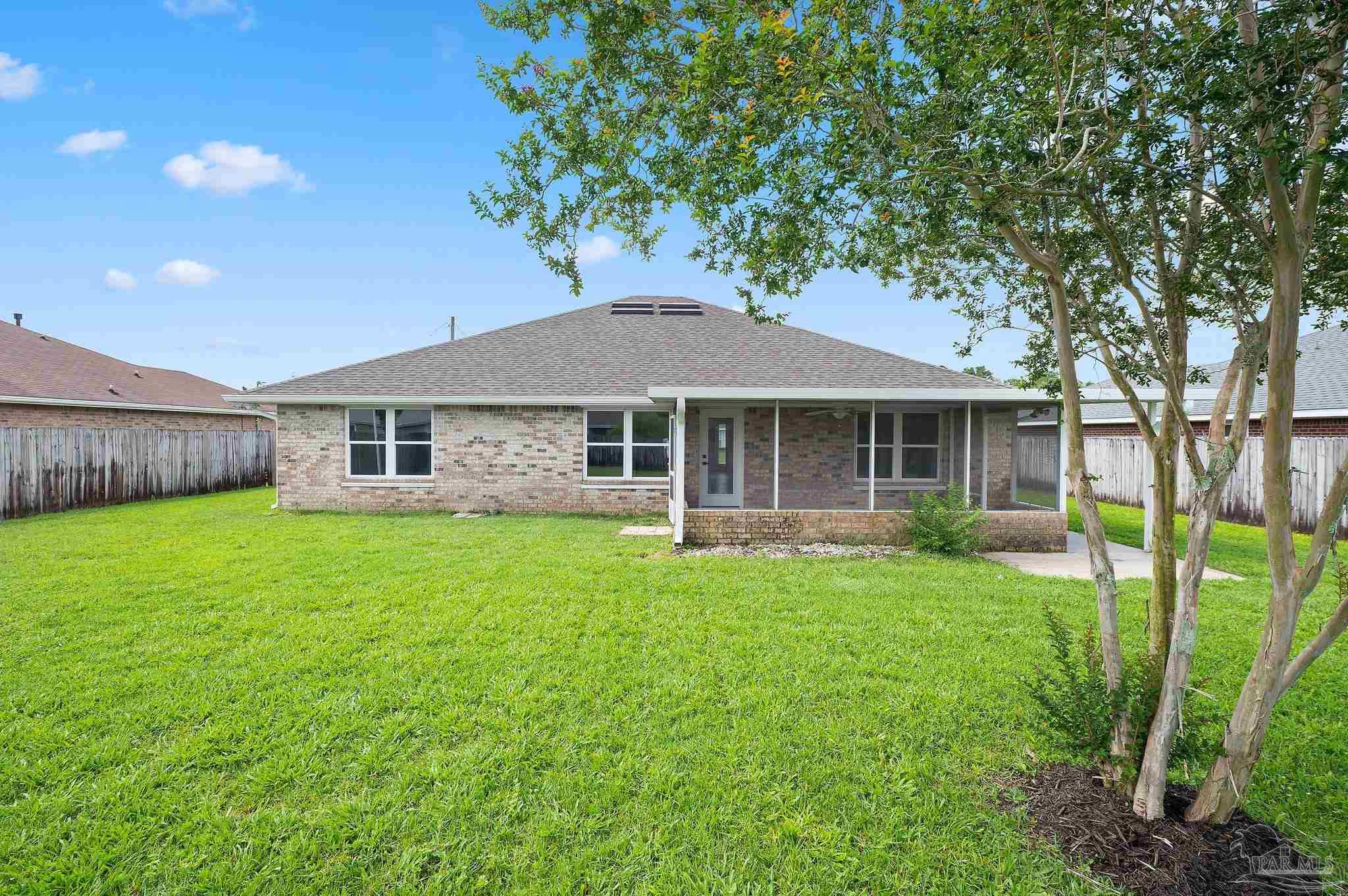 4290 Idell Ln