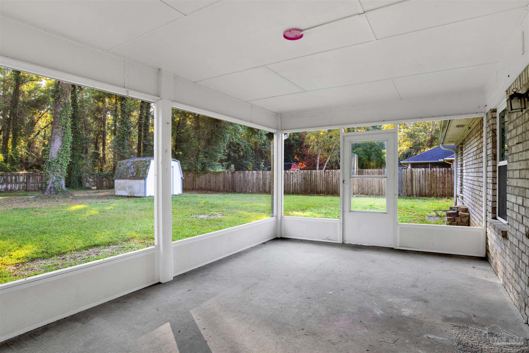 5801 Loring Dr