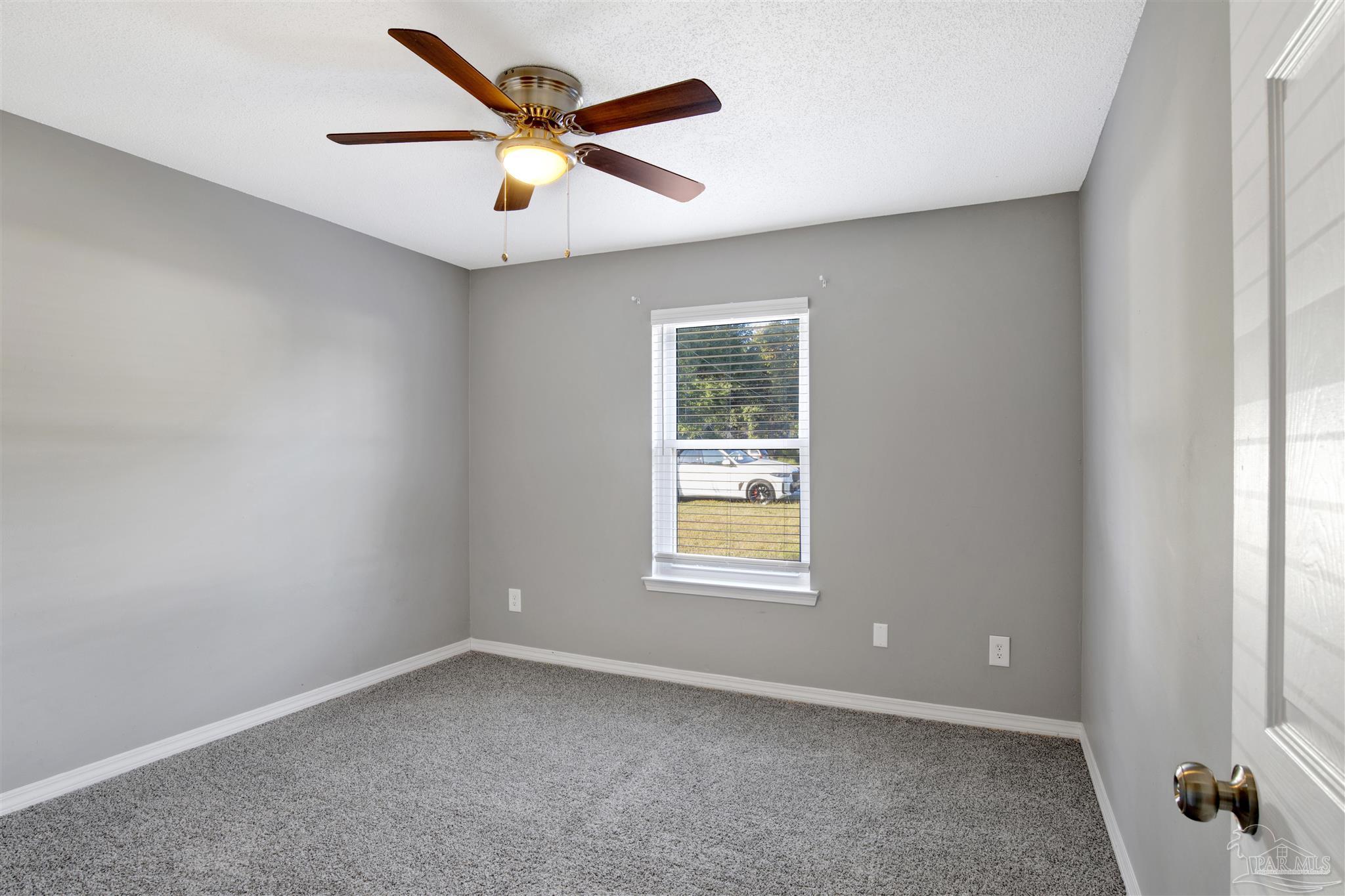 5801 Loring Dr
