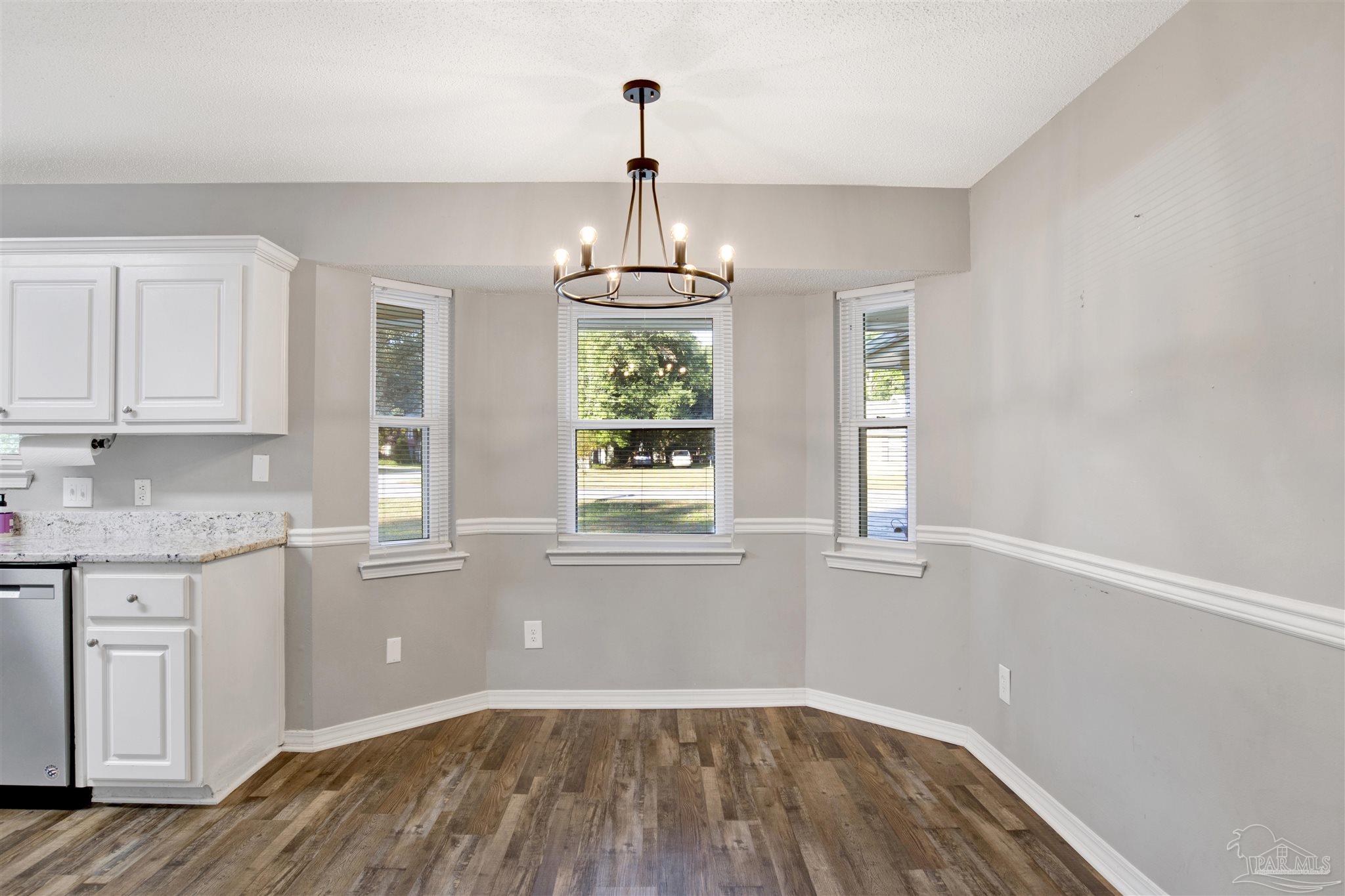 5801 Loring Dr