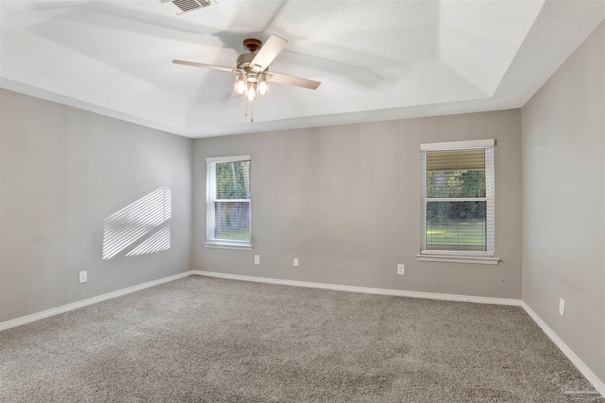 5801 Loring Dr