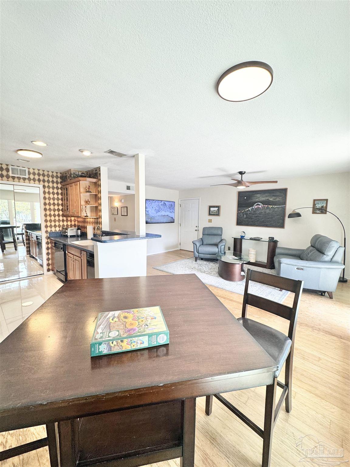 200 Pensacola Beach Rd # J2