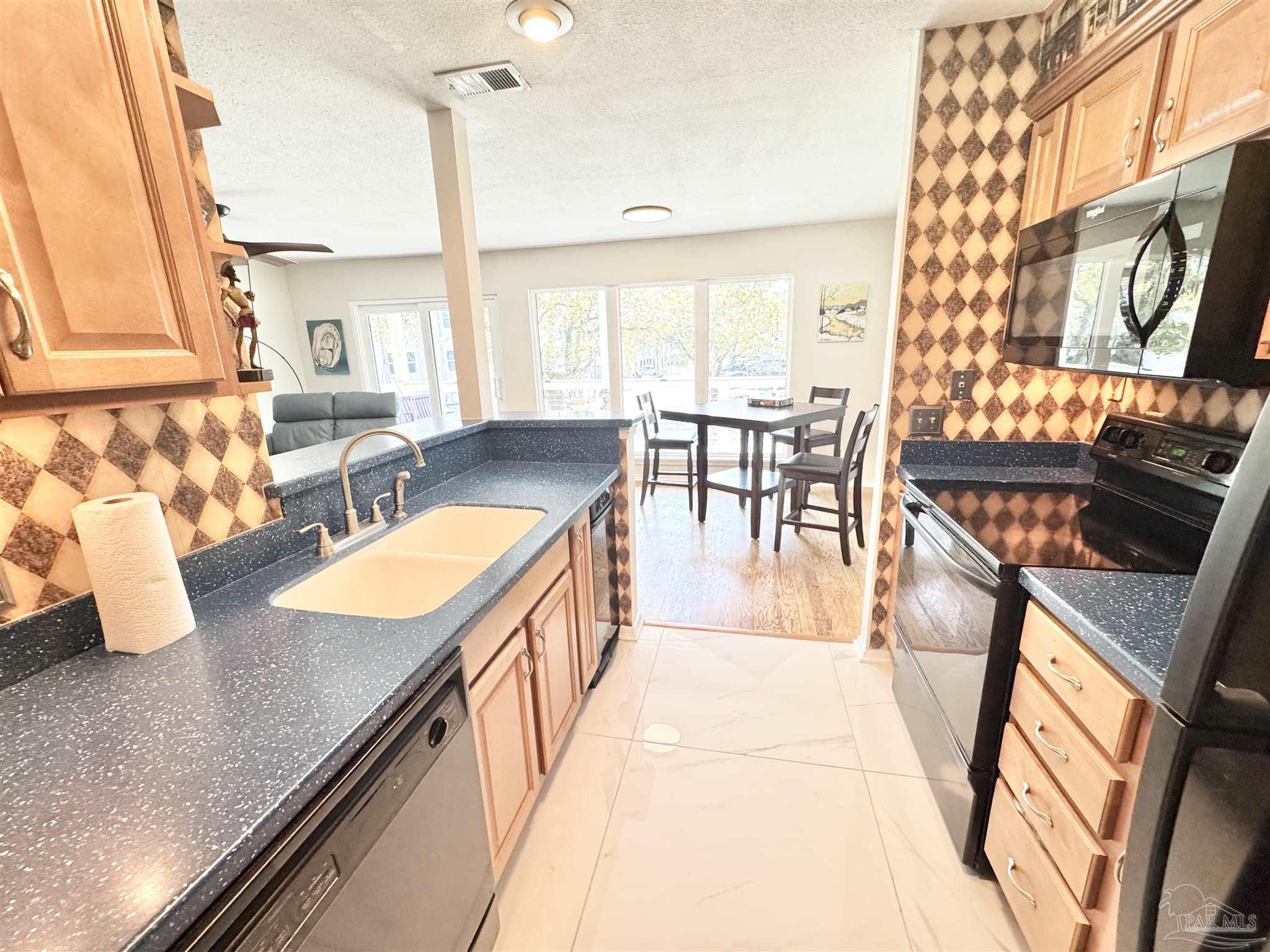 200 Pensacola Beach Rd # J2