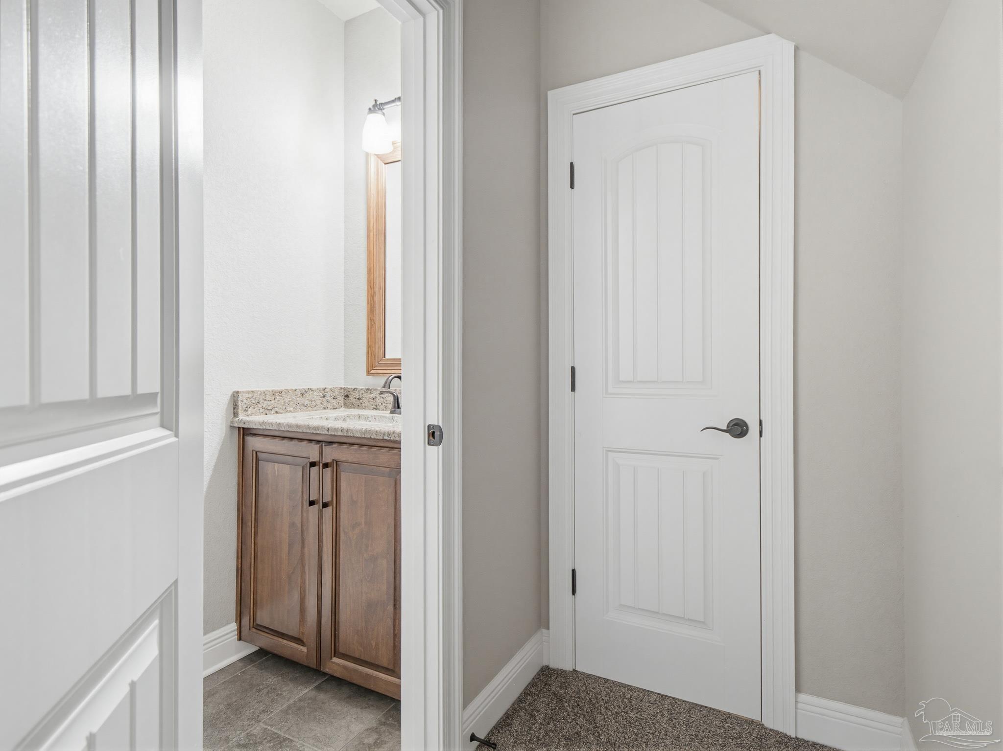 6044 Huntington Creek Cir
