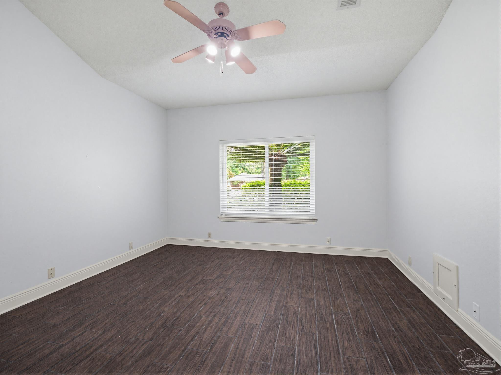 1400 Kings Rd