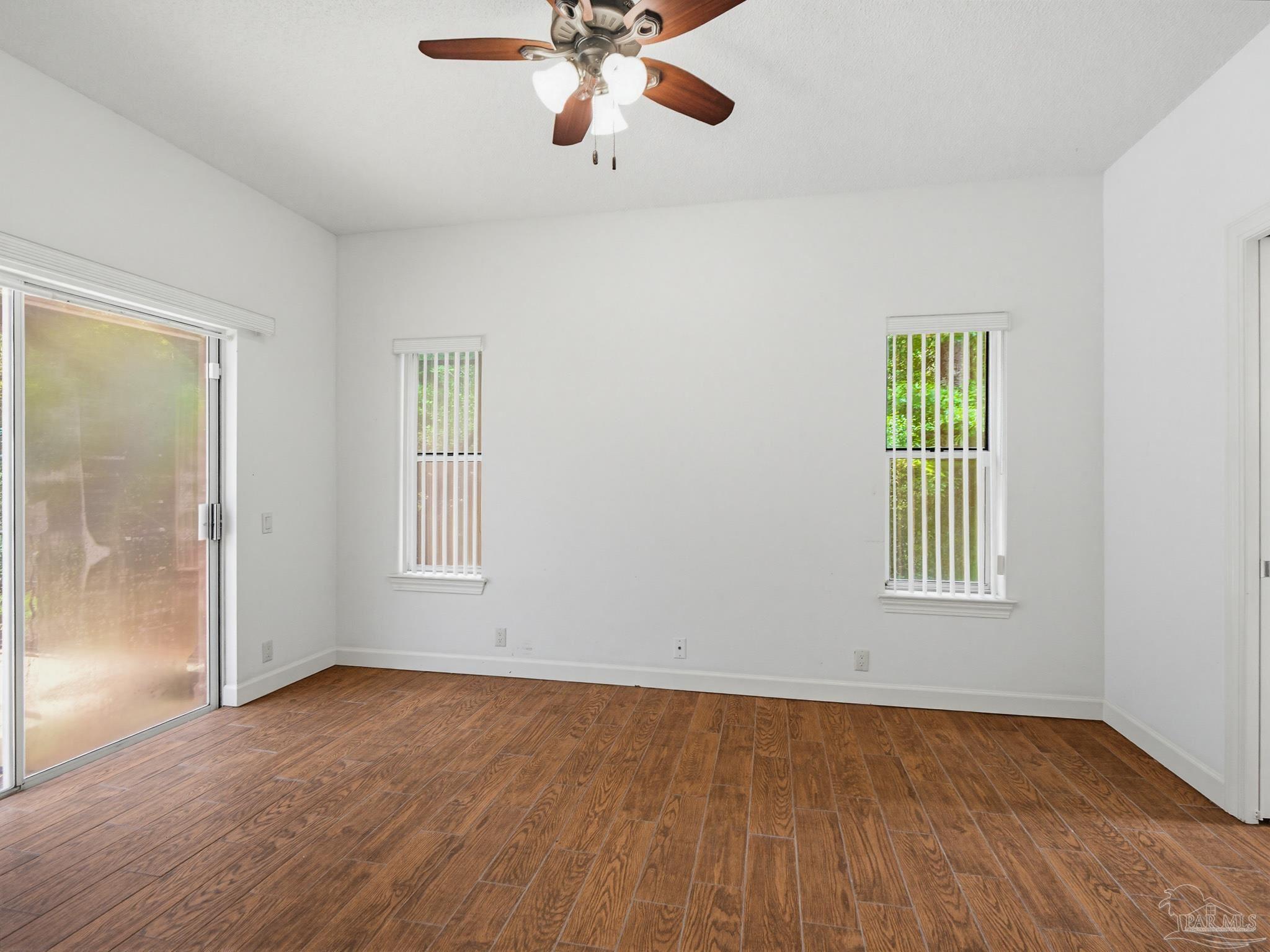 1400 Kings Rd