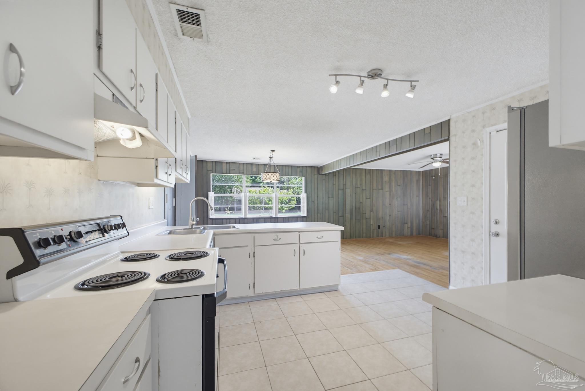 1011 Gerhardt Dr