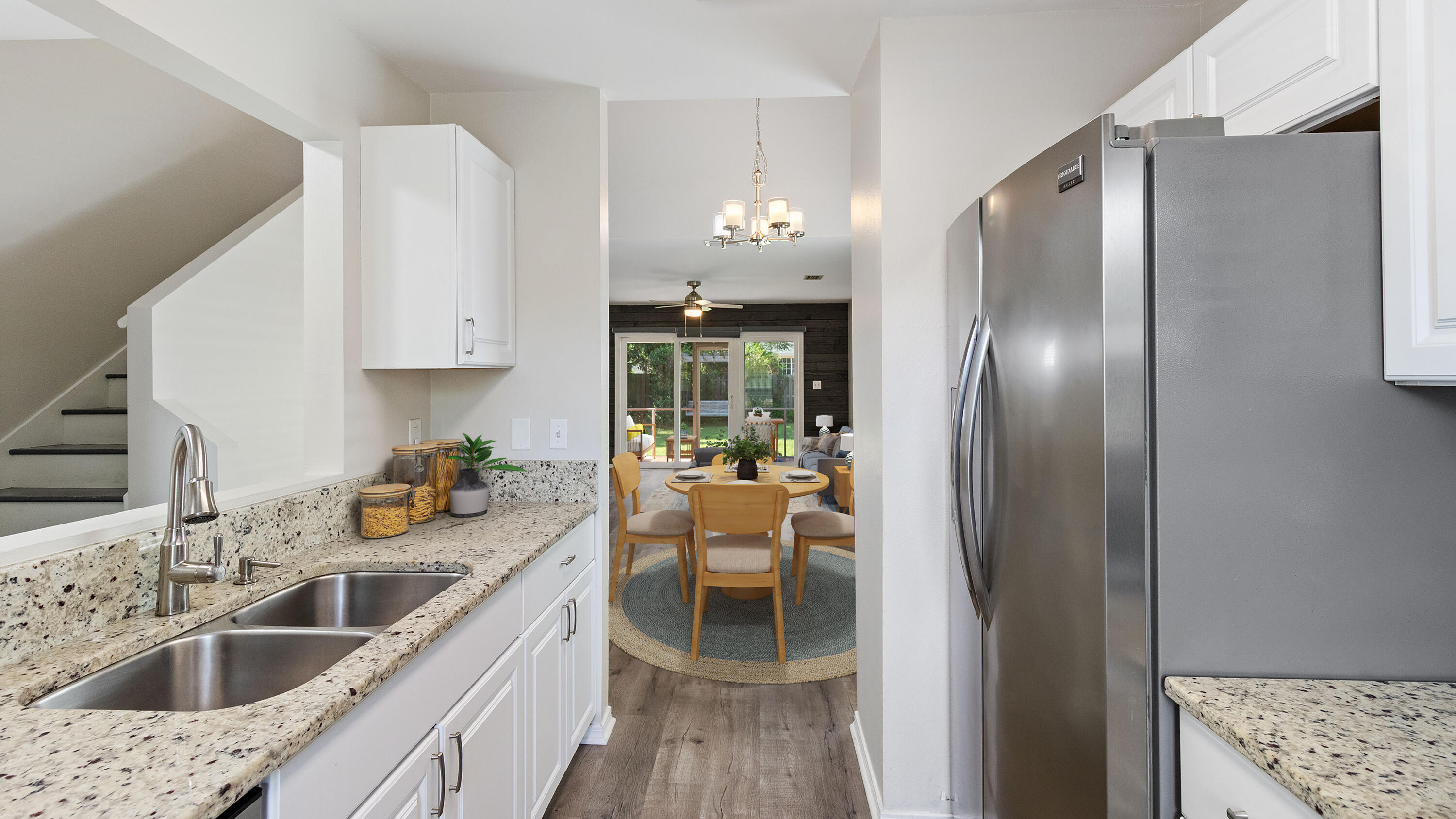 50 Vía Largo, UNIT 8-B