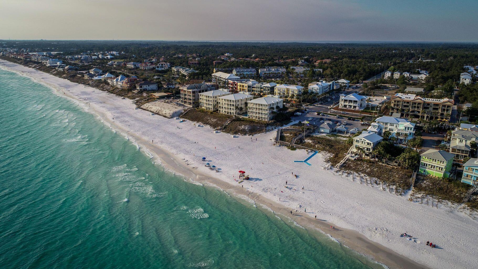 50 Vía Largo, UNIT 8-B