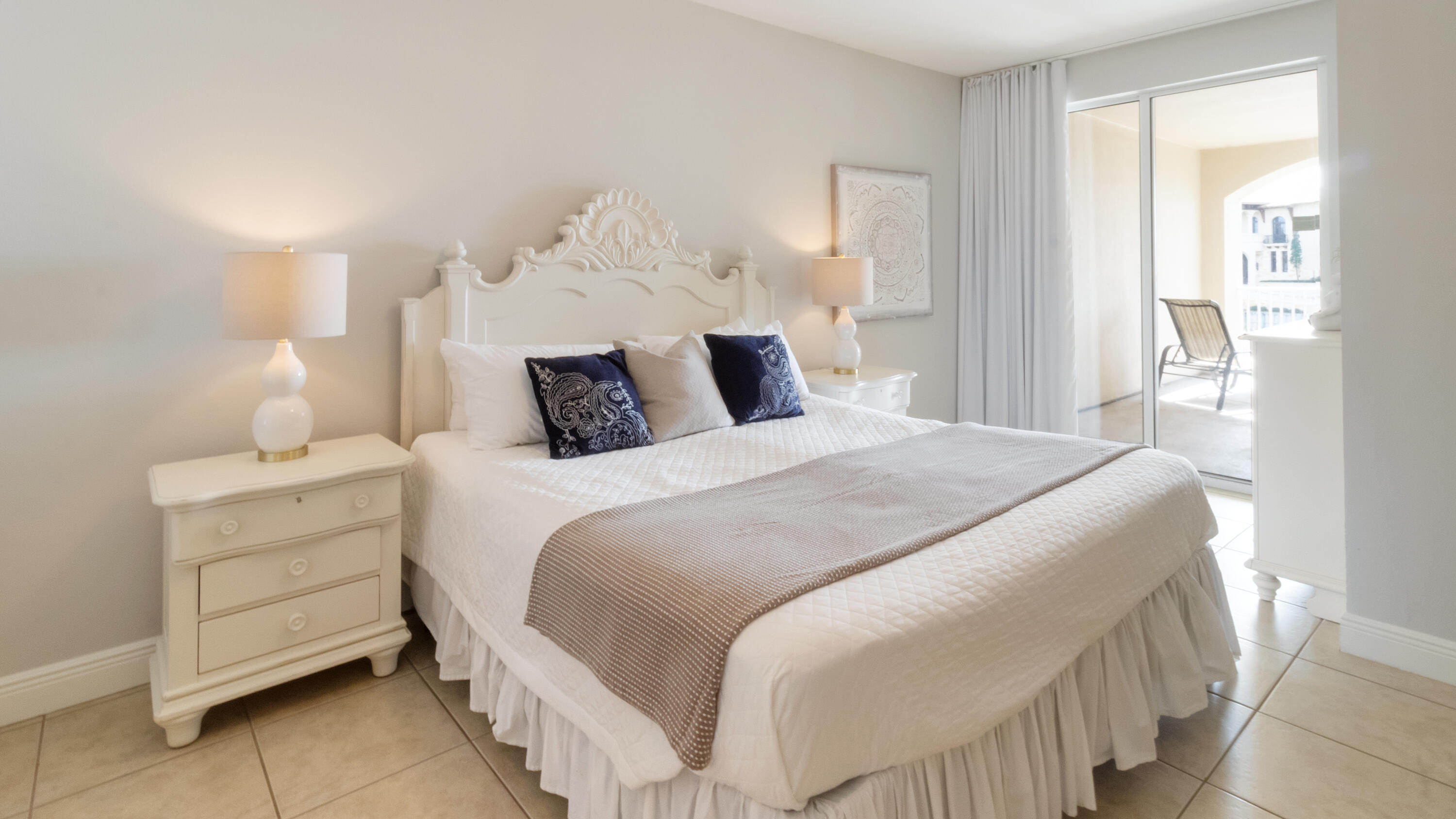 4045 W County Highway 30A, 208