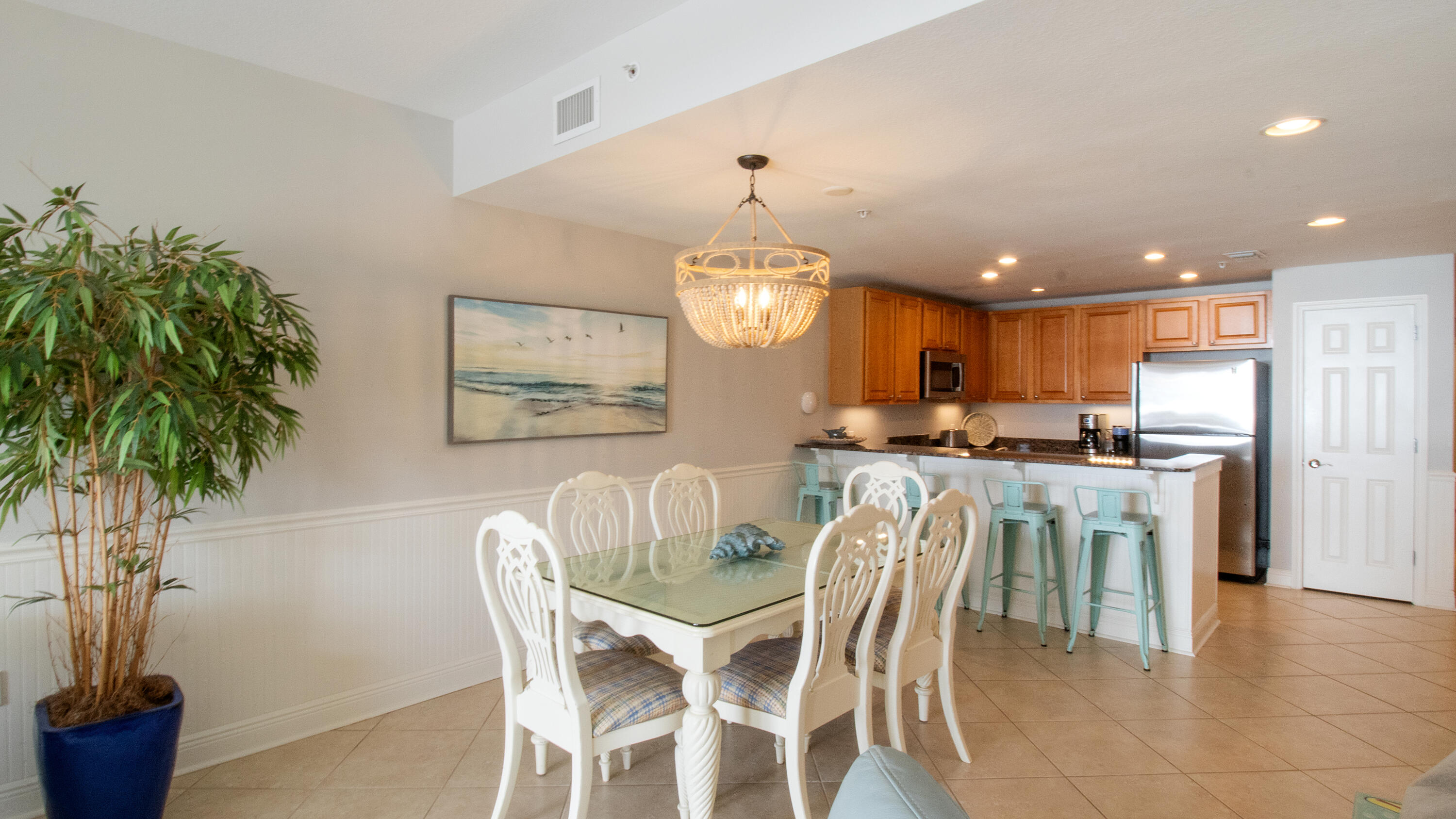 4045 W County Highway 30A, 208