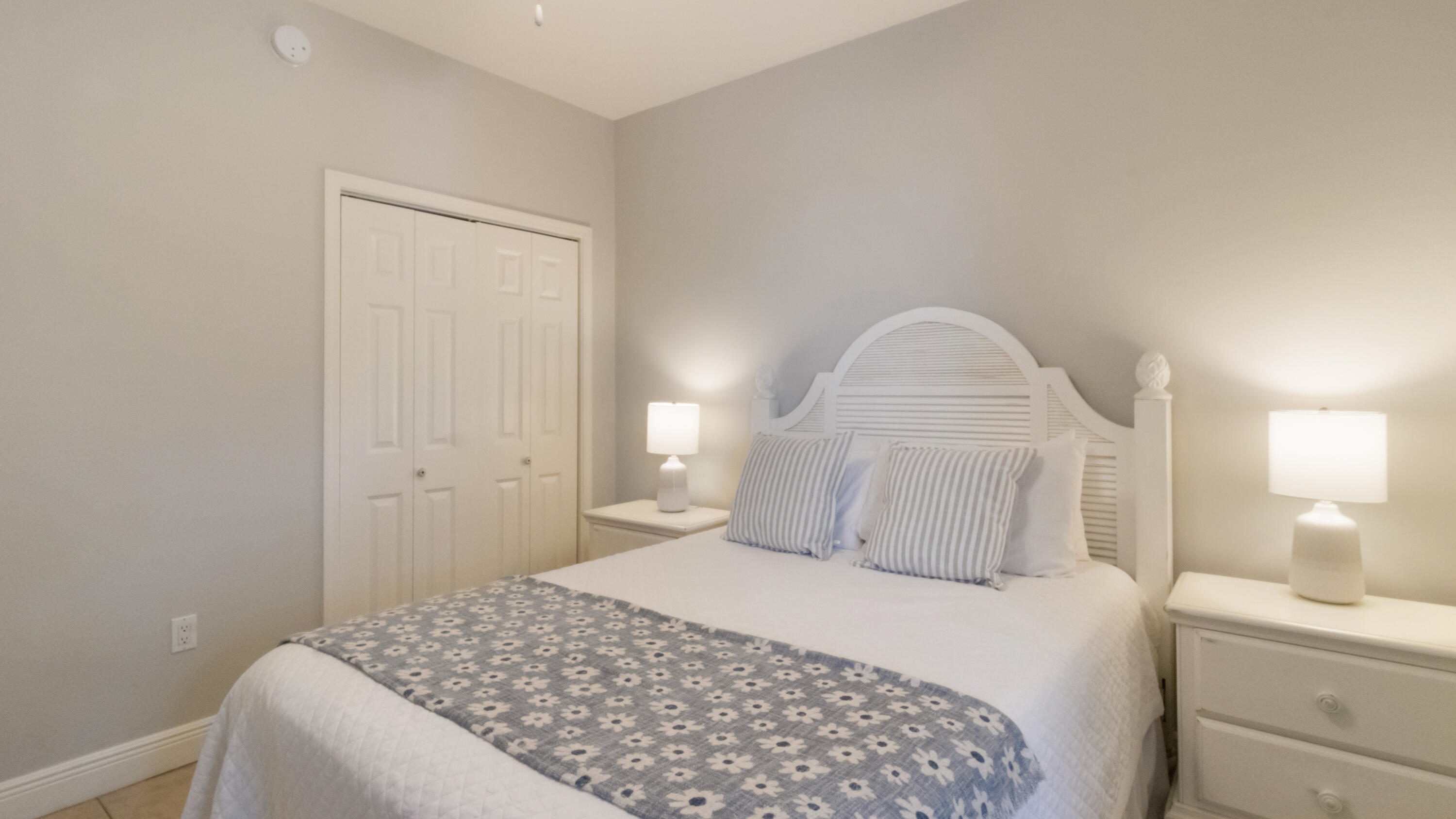 4045 W County Highway 30A, 208