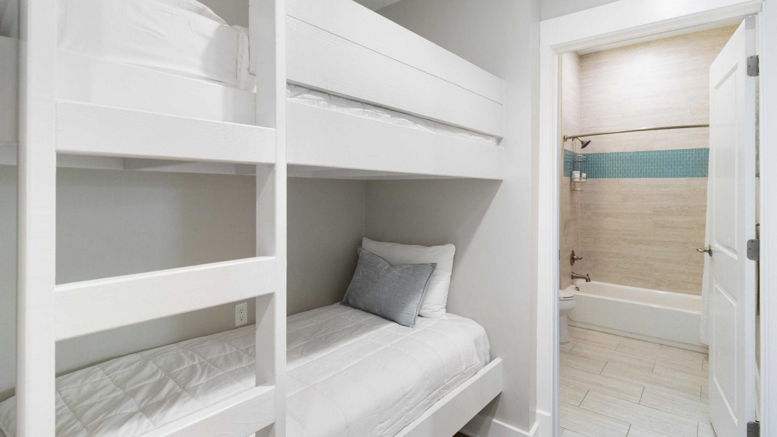 100 Matthew Boulevard, 313