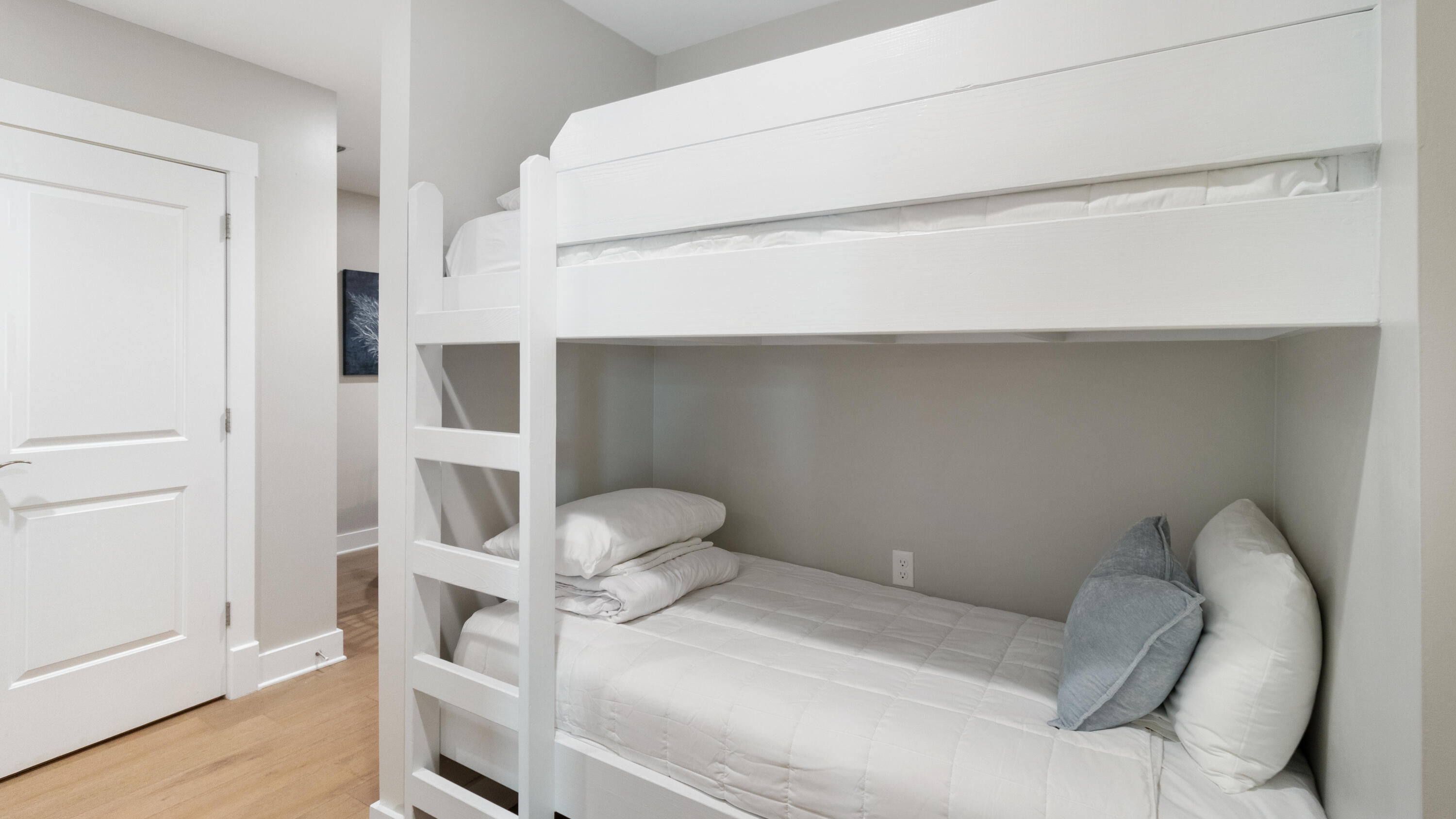 100 Matthew Boulevard, 313