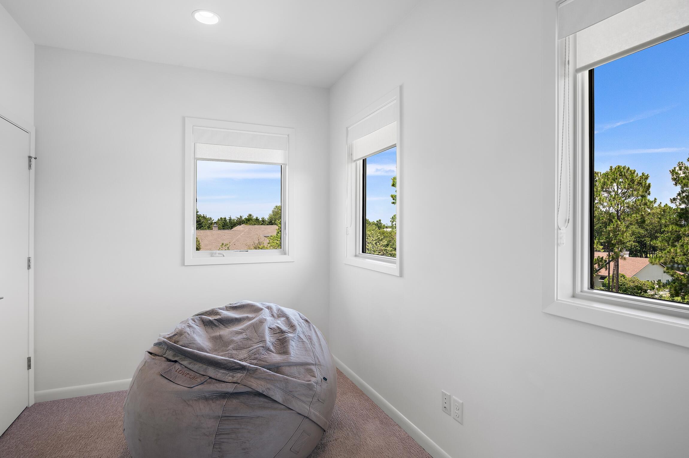 88 S Anchors Lake Drive