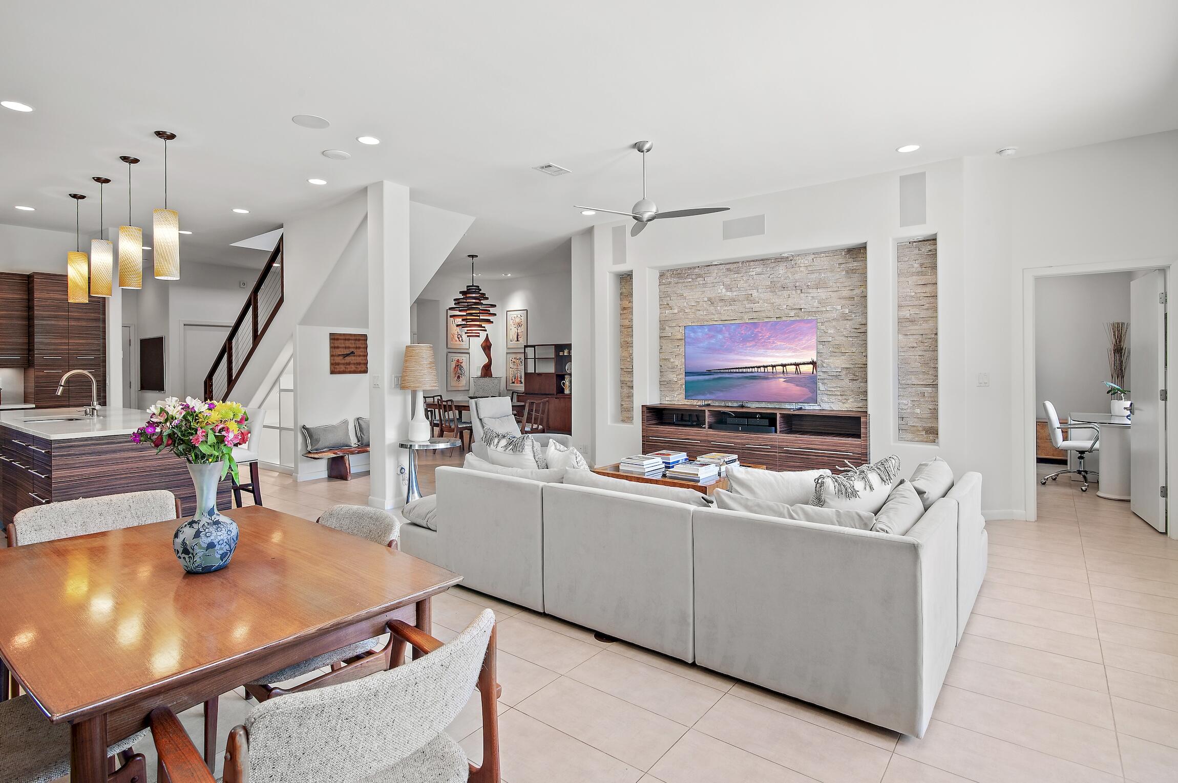 88 S Anchors Lake Drive