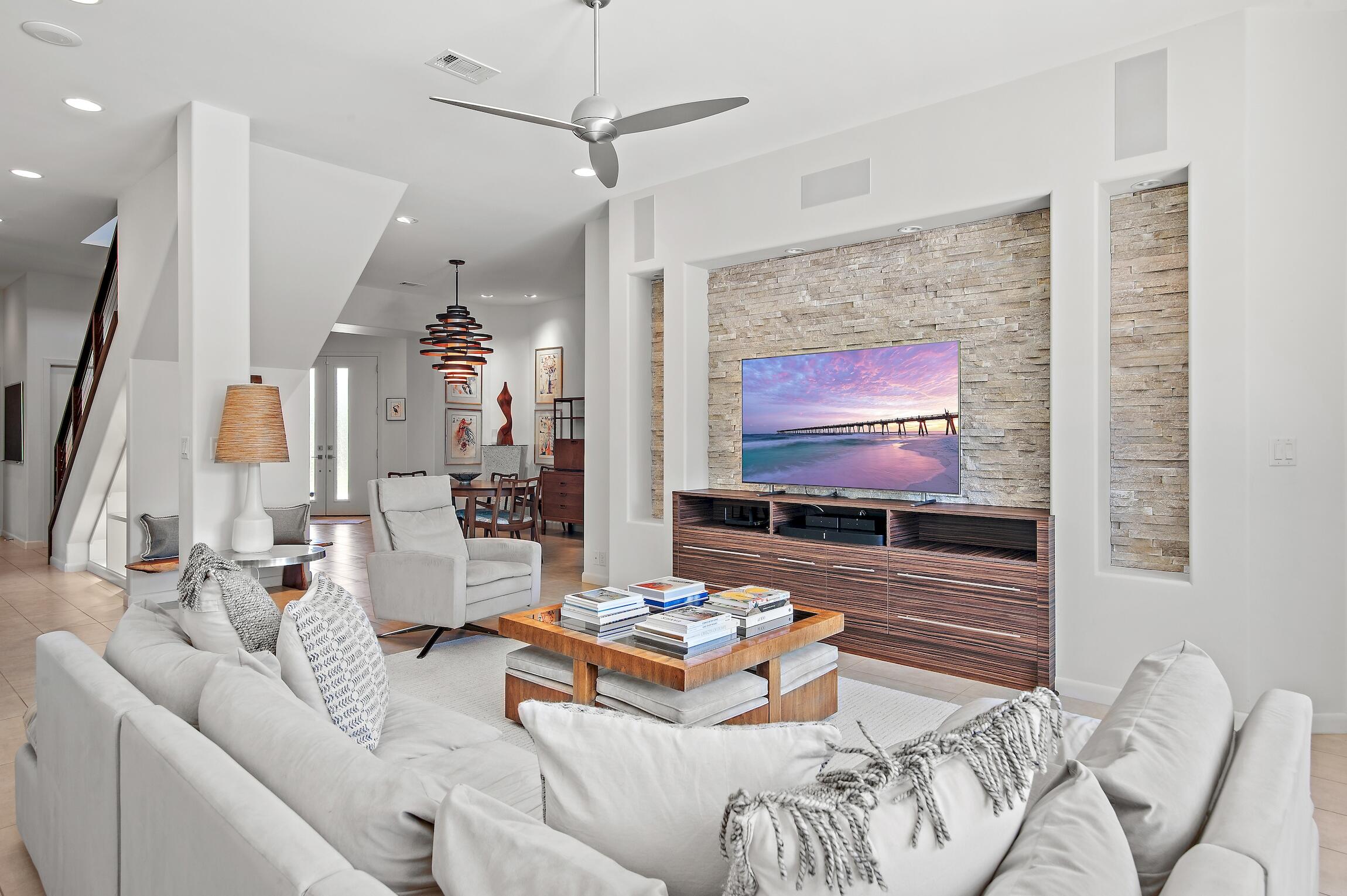 88 S Anchors Lake Drive