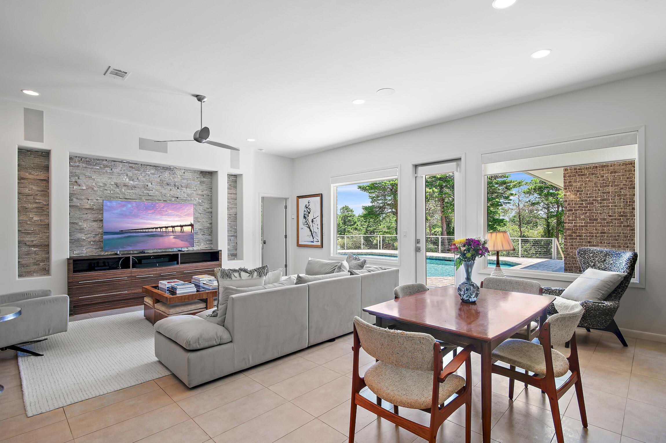 88 S Anchors Lake Drive