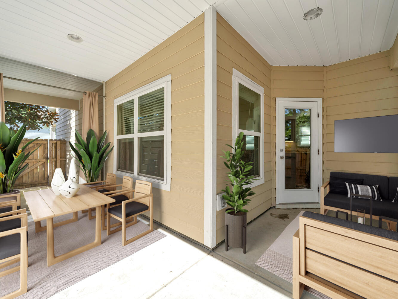 138 Mosaic Oaks Circle