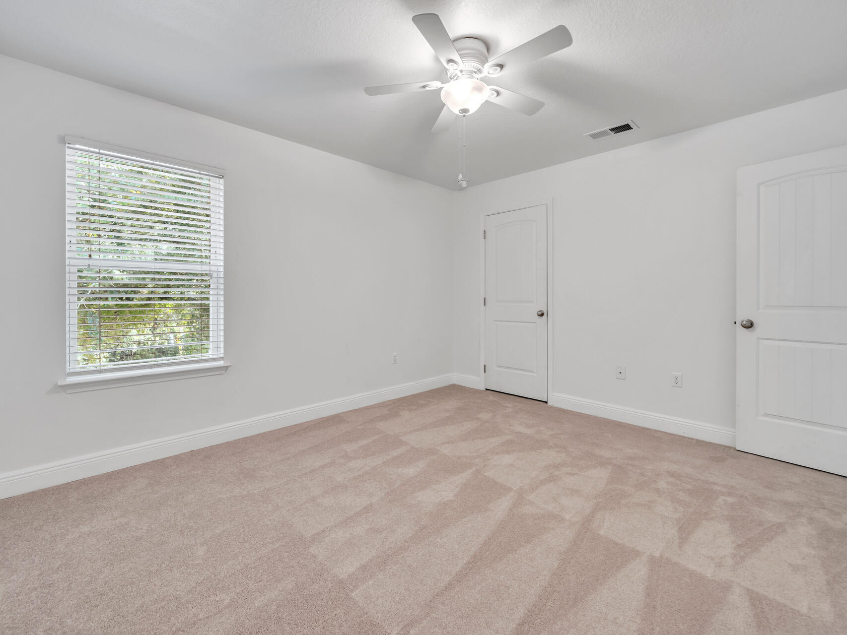 138 Mosaic Oaks Circle