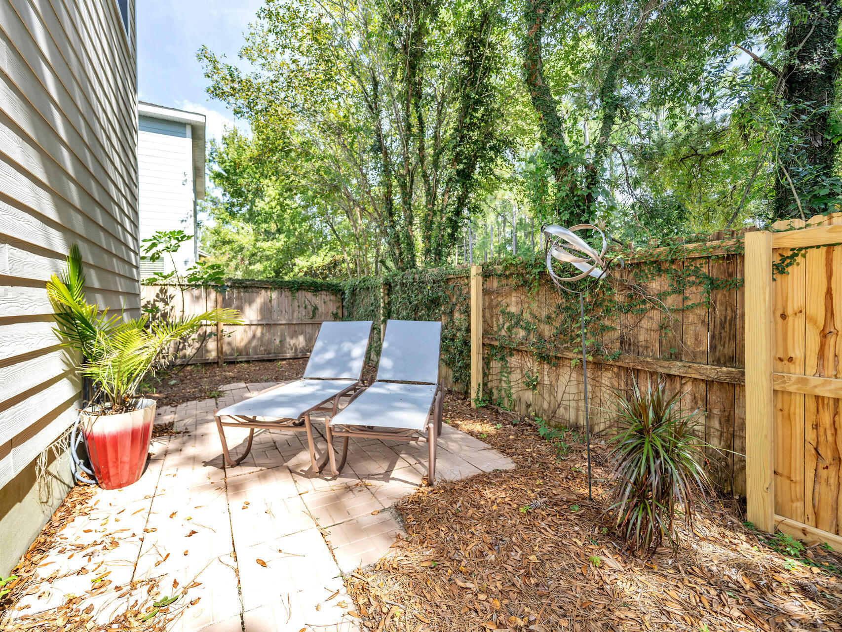 138 Mosaic Oaks Circle