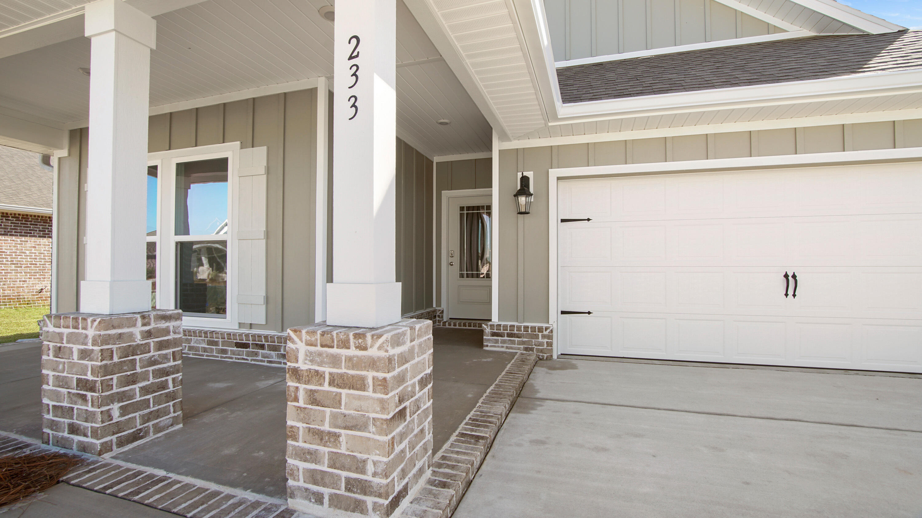 233 E Gray Owl Drive