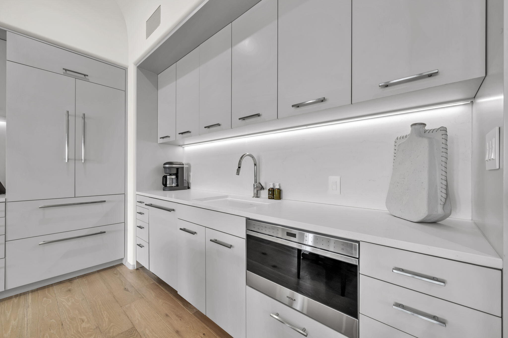 45 W Solaire Way, 207